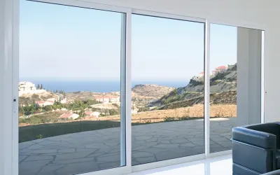 ¿Corredera elevable u osciloparalela? Diferencias con la corredera tradicional y la paralela
