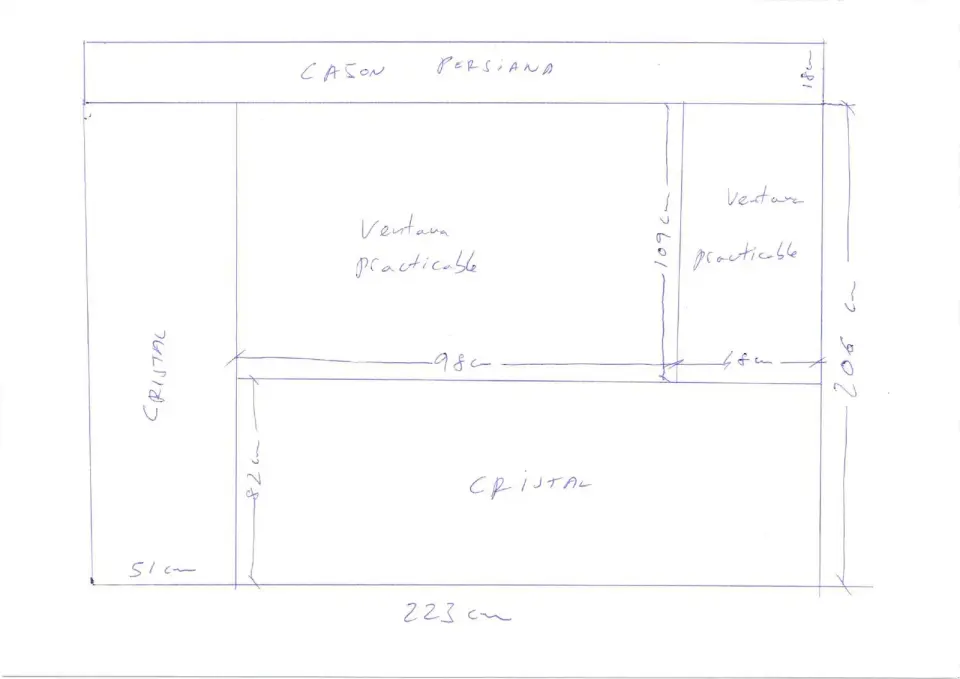 Croquis a mano de un hueco de ventana con el cajón de persiana arriba, dos ventanas practicables y paños de cristal, con sus medidas en centímetros